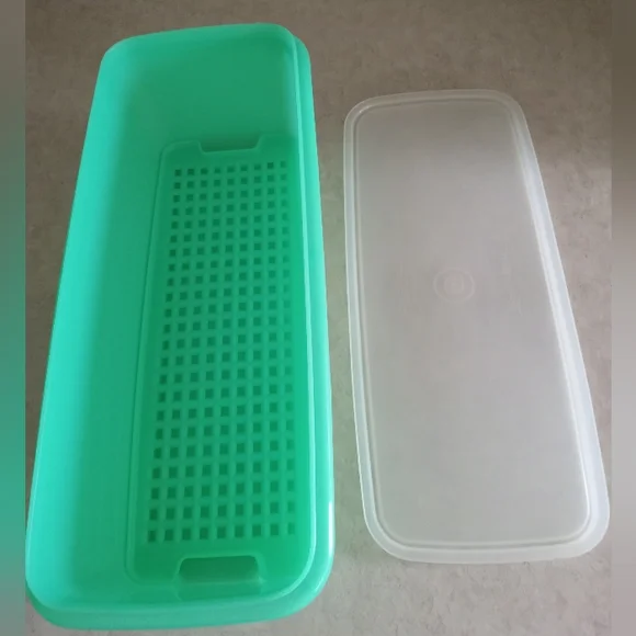 Tupperware - Picture 3 of 4